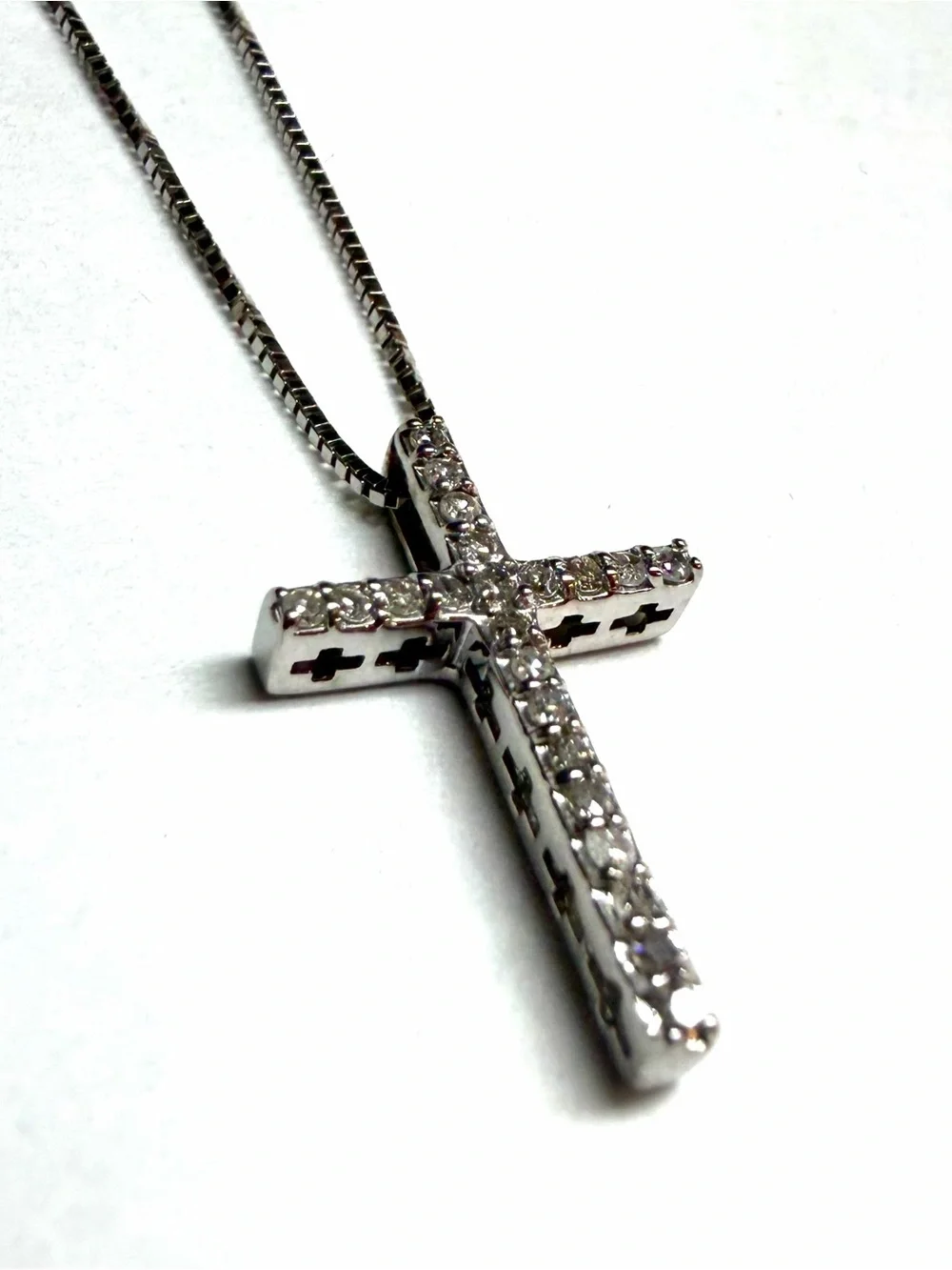 10k White Gold .30ctw Natural Diamond Cross Pendant Necklace